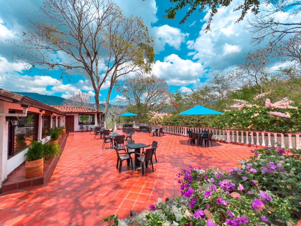 Hotel Campestre La Trinidad 圣希尔 外观 照片